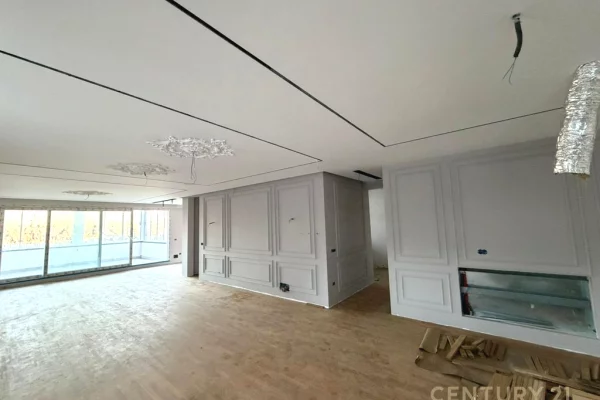 Shtepi ne shitje Apartament ne Tirane, 3+1, Mobilimi Bosh, pa mobiluar, Pagesa 750,000  Euro.