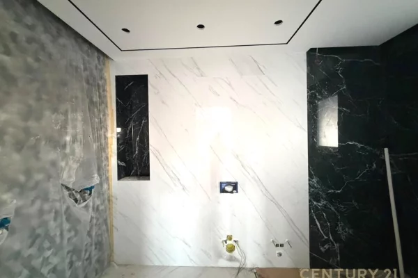 Shtepi ne shitje Apartament ne Tirane, 3+1, Mobilimi Bosh, pa mobiluar, Pagesa 750,000  Euro.