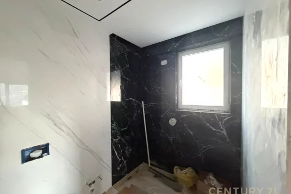 Shtepi ne shitje Apartament ne Tirane, 3+1, Mobilimi Bosh, pa mobiluar, Pagesa 750,000  Euro.