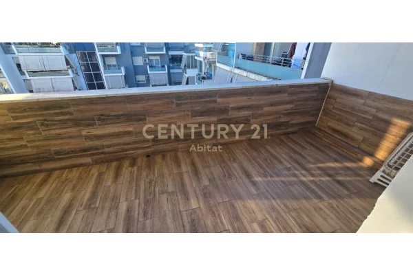 Shtepi me qera Apartament ne Tirane, 3+1, Mobilimi E mobiluar, Pagesa 1,000  Euro.