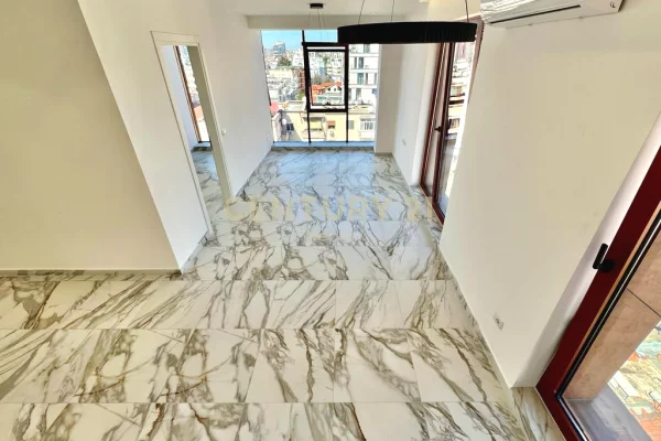 Shtepi ne shitje Apartament ne Tirane, 1+1, Mobilimi Bosh, pa mobiluar, Pagesa 249,000  Euro.