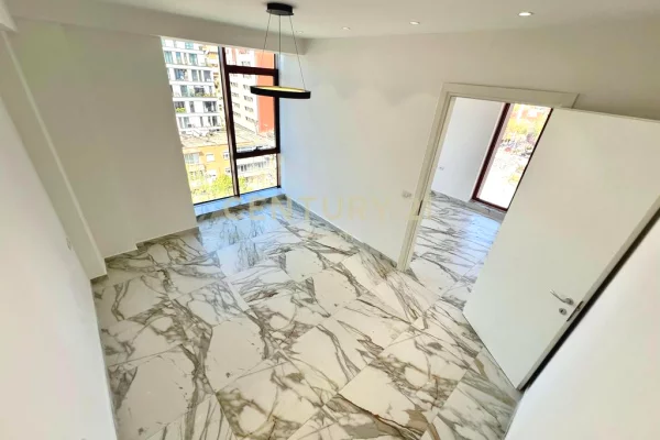 Shtepi ne shitje Apartament ne Tirane, 1+1, Mobilimi Bosh, pa mobiluar, Pagesa 249,000  Euro.