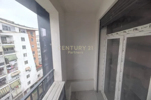 Shtepi ne shitje Apartament ne Tirane, 2+1, Mobilimi Bosh, pa mobiluar, Pagesa 179,000  Euro.