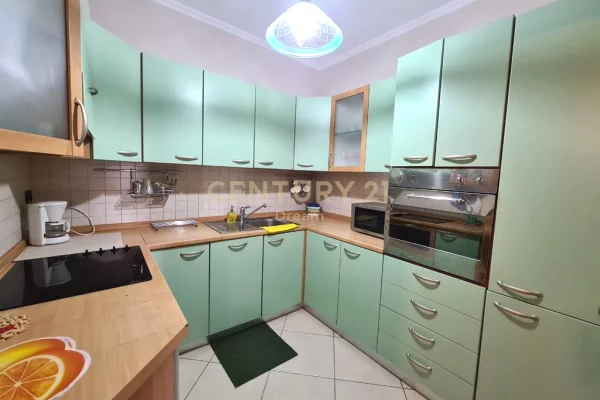 Shtepi me qera Apartament ne Tirane, 2+1, Mobilimi E mobiluar, Pagesa 800  Euro.