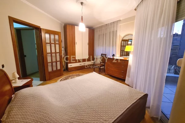 Shtepi me qera Apartament ne Tirane, 2+1, Mobilimi E mobiluar, Pagesa 800  Euro.