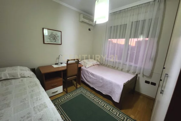 Shtepi me qera Apartament ne Tirane, 2+1, Mobilimi E mobiluar, Pagesa 800  Euro.