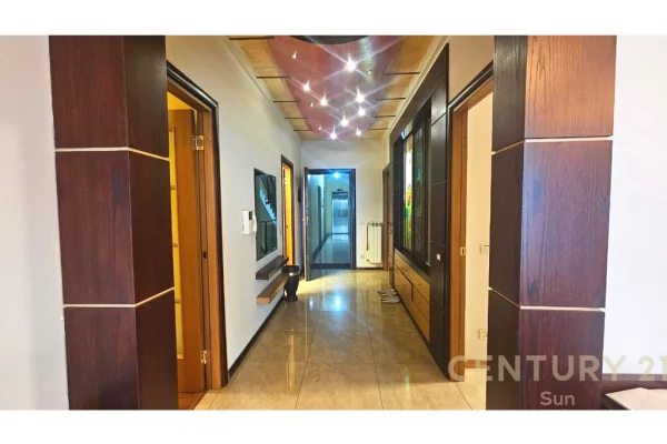 Shtepi me qera Apartament ne Tirane, 3+1, Mobilimi E mobiluar, Pagesa 2,200  Euro.