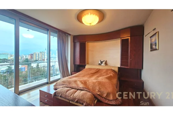 Shtepi me qera Apartament ne Tirane, 3+1, Mobilimi E mobiluar, Pagesa 2,200  Euro.