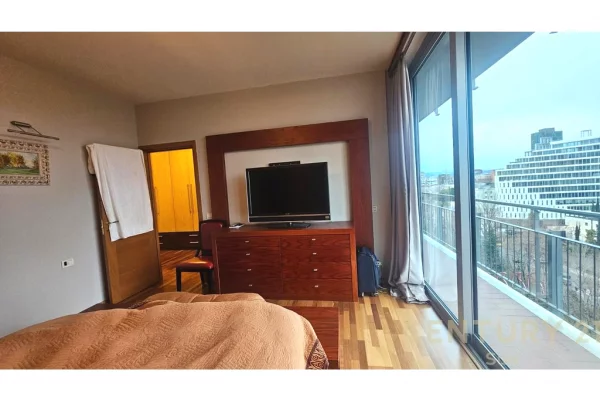 Shtepi me qera Apartament ne Tirane, 3+1, Mobilimi E mobiluar, Pagesa 2,200  Euro.