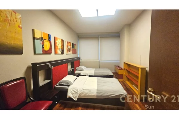 Shtepi me qera Apartament ne Tirane, 3+1, Mobilimi E mobiluar, Pagesa 2,200  Euro.