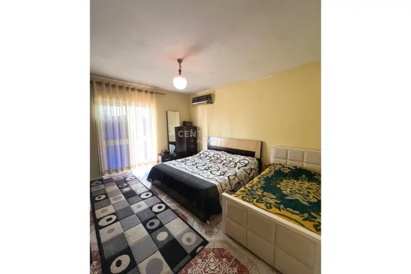 Shtepi ne shitje Apartament ne Tirane, 2+1, Mobilimi E mobiluar, Pagesa 169,000  Euro.