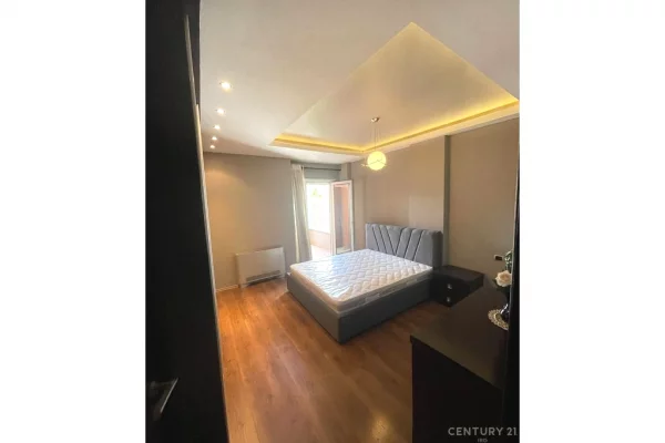 Shtepi me qera Apartament ne Tirane, 3+1, Mobilimi E mobiluar, Pagesa 750  Euro.