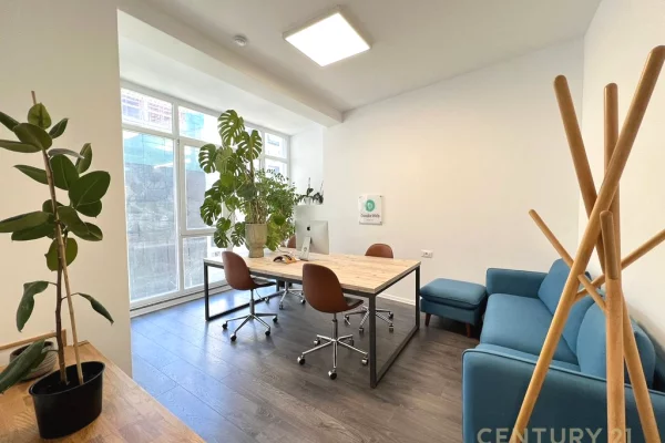 Ambient biznesi me qera 3+1 ne Tirane - 1,500 Euro