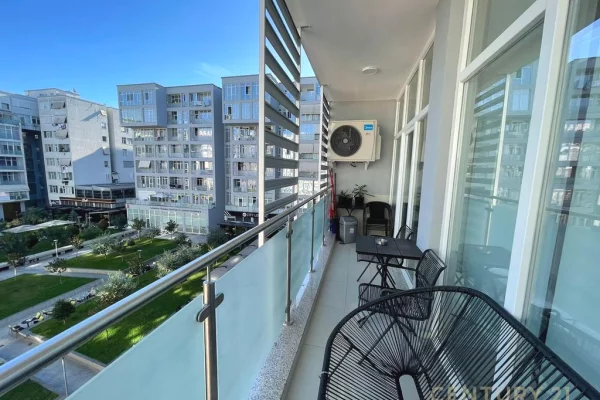 Zyra per qira te Komuna e Parisit !