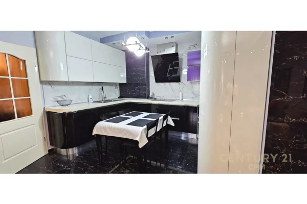 Shtepi me qera Apartament ne Tirane, 3+1, Mobilimi E mobiluar, Pagesa 1,350  Euro.