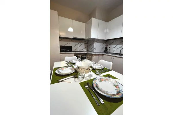 Shtepi me qera 2+1 ne Tirane - 800 Euro