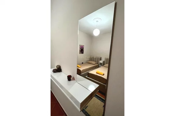 Shtepi me qera Apartament ne Tirane, 2+1, Mobilimi E mobiluar, Pagesa 800  Euro.