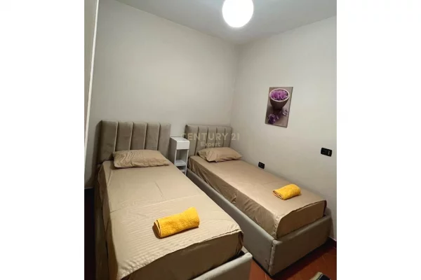 Shtepi me qera Apartament ne Tirane, 2+1, Mobilimi E mobiluar, Pagesa 800  Euro.