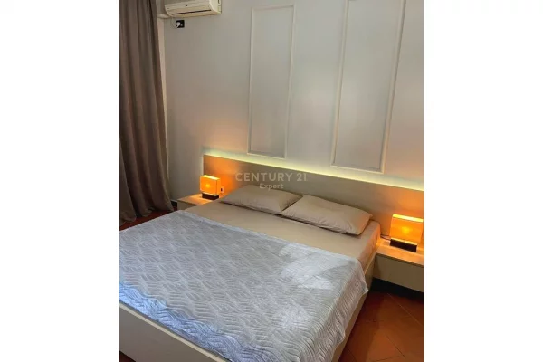 Shtepi me qera Apartament ne Tirane, 2+1, Mobilimi E mobiluar, Pagesa 800  Euro.