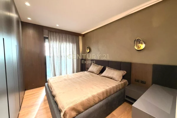 Shtepi me qera Apartament ne Tirane, 2+1, Mobilimi E mobiluar, Pagesa 1,600  Euro.