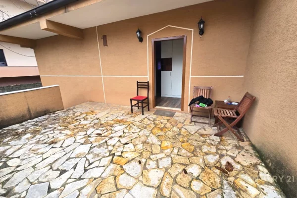 Shtepi me qera 2+1 ne Tirane - 850 Euro