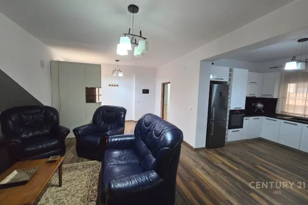 Shtepi me qera Shtepi Private ne Tirane, 2+1, Mobilimi E mobiluar, Pagesa 850  Euro.