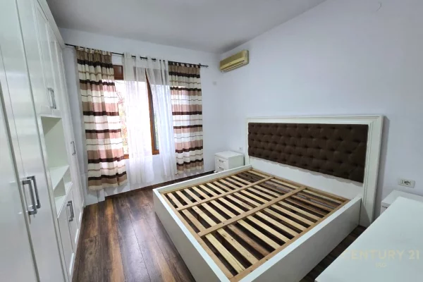 Shtepi me qera Shtepi Private ne Tirane, 2+1, Mobilimi E mobiluar, Pagesa 850  Euro.