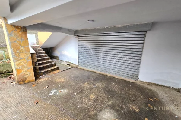 Shtepi me qera Shtepi Private ne Tirane, 2+1, Mobilimi E mobiluar, Pagesa 850  Euro.