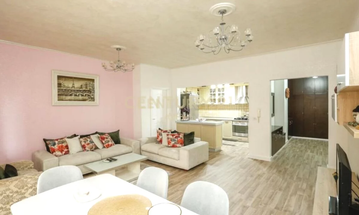 Shtepi me qera Apartament ne Tirane, 3+1, Mobilimi E mobiluar, Pagesa 1,200  Euro.