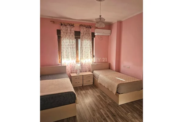 Shtepi me qera Apartament ne Tirane, 3+1, Mobilimi E mobiluar, Pagesa 1,200  Euro.