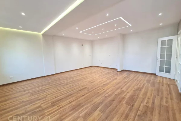 Shtepi ne shitje Apartament ne Tirane, 3+1, Mobilimi Bosh, pa mobiluar, Pagesa 398,000  Euro.