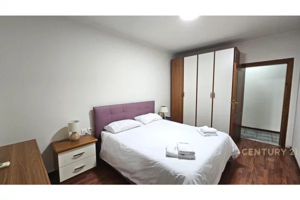 Shtepi ne shitje Apartament ne Tirane, 3+1, Mobilimi Bosh, pa mobiluar, Pagesa 620,000  Euro.