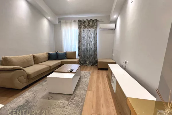 Shtepi me qera 2+1 ne Tirane - 625 Euro