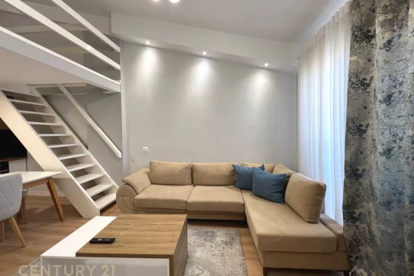 Shtepi me qera Duplex(shtepi me 2 kate) ne Tirane, 2+1, Mobilimi E mobiluar, Pagesa 625  Euro.