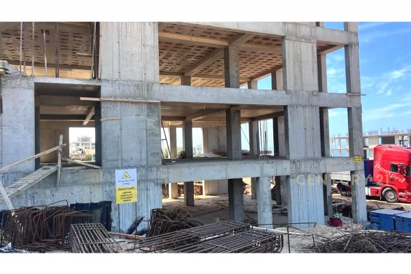 Shtepi ne shitje Apartament ne Vlore, 2+1, Mobilimi Bosh, pa mobiluar, Pagesa 360,000  Euro.