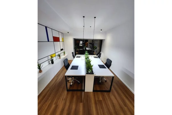 Ambient biznesi me qera 3+1 ne Tirane - 1,000 Euro