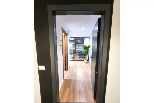 Zyre 1+1 Me Qira ne Square 21, Tirane - 1000Euro | 65 m2