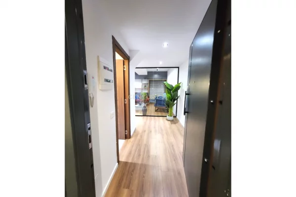 Zyre 1+1 Me Qira ne Square 21, Tirane - 1000Euro | 65 m2