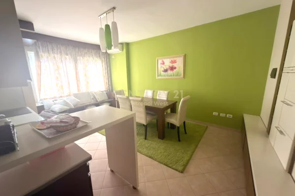 Shtepi ne shitje Apartament ne Tirane, 3+1, Mobilimi E mobiluar, Pagesa 315,000  Euro.