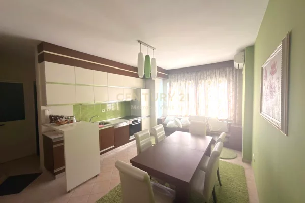 Shtepi ne shitje Apartament ne Tirane, 3+1, Mobilimi E mobiluar, Pagesa 315,000  Euro.