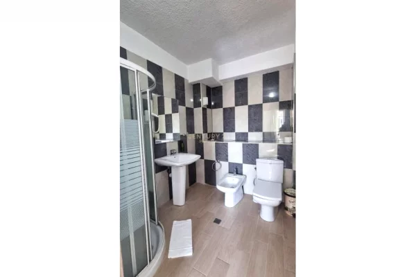 Jepet me qira Hotel + Restorant – Shkembi i Kavajes (Vije e Pare me Detin)