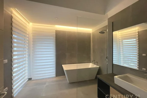 Shtepi me qera Vila Luksoze ne Tirane, 4+1, Mobilimi E mobiluar, Pagesa 4,200  Euro.