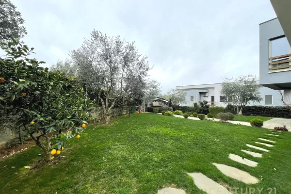 Shtepi me qera 4+1 ne Tirane - 4,200 Euro