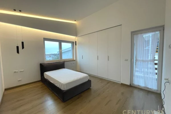 Shtepi me qera Vila Luksoze ne Tirane, 4+1, Mobilimi E mobiluar, Pagesa 4,200  Euro.