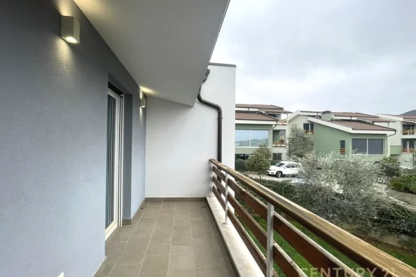 Shtepi me qera Vila Luksoze ne Tirane, 4+1, Mobilimi E mobiluar, Pagesa 4,200  Euro.