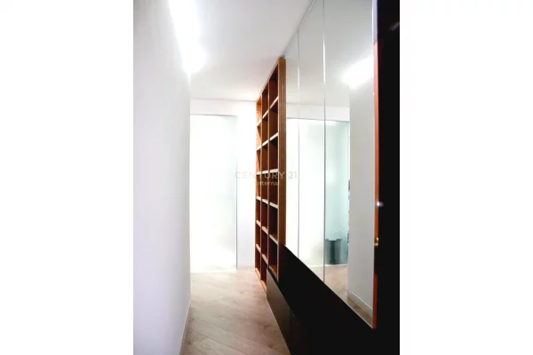 Shtepi ne shitje Apartament ne Tirane, 2+1, Mobilimi E mobiluar, Pagesa 275,000  Euro.
