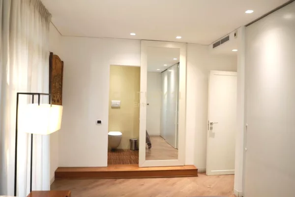 Shtepi ne shitje Apartament ne Tirane, 2+1, Mobilimi E mobiluar, Pagesa 275,000  Euro.