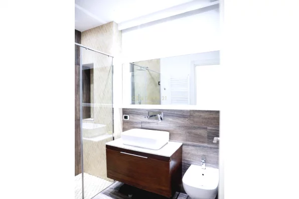 Shtepi ne shitje Apartament ne Tirane, 2+1, Mobilimi E mobiluar, Pagesa 275,000  Euro.