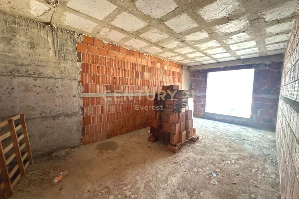 Shtepi ne shitje Apartament ne Tirane, 2+1, Mobilimi Bosh, pa mobiluar, Pagesa 79,000  Euro.