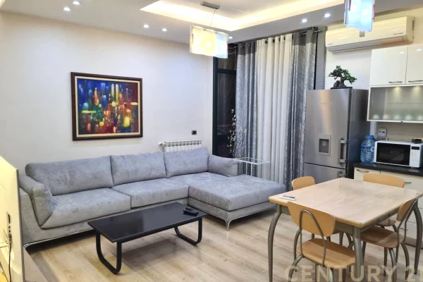 Shtepi me qera 2+1 ne Tirane - 1,200 Euro